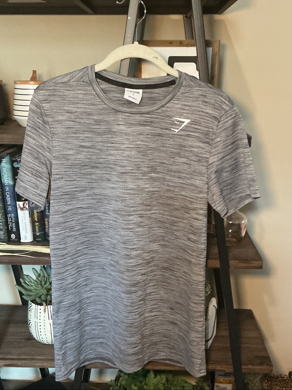 Gymshark Men’s Heather Grey Athletic Short Sleeve Tee Size S